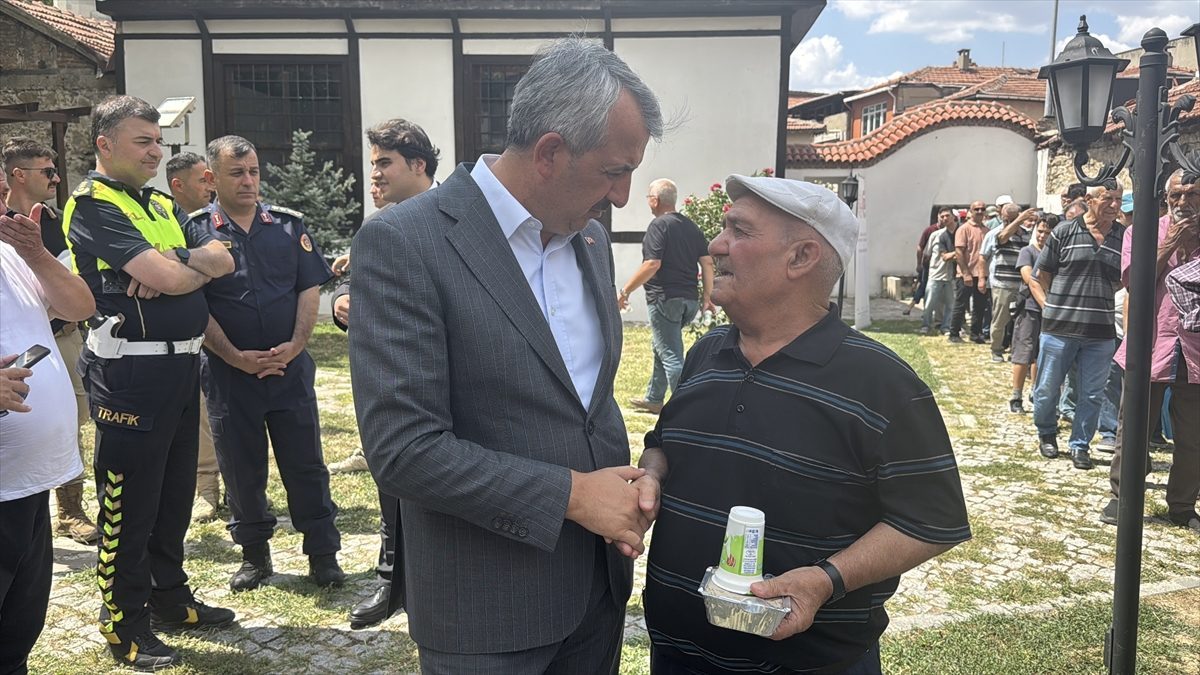 Edirne’de her hafta cuma vaktinde “gönül sofrası” kuruluyor