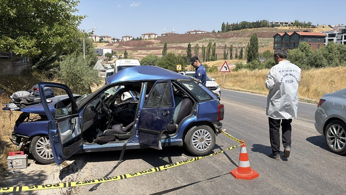 Eskişehir’de 3 aracın karıştığı kazada 1 kişi öldü, 2 kişi yaralandı