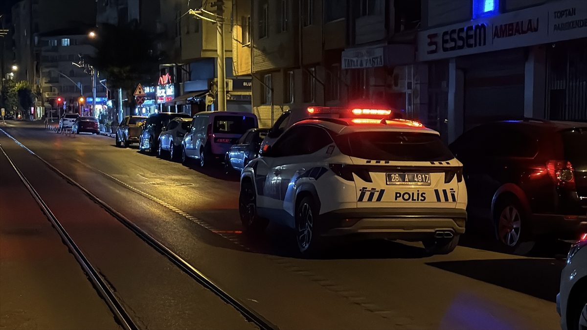 Eskişehir’de çıkan bıçaklı kavgada 2 kişi yaralandı