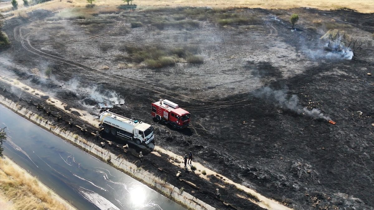 Eskişehir’de otluk alanda çıkan yangın söndürüldü