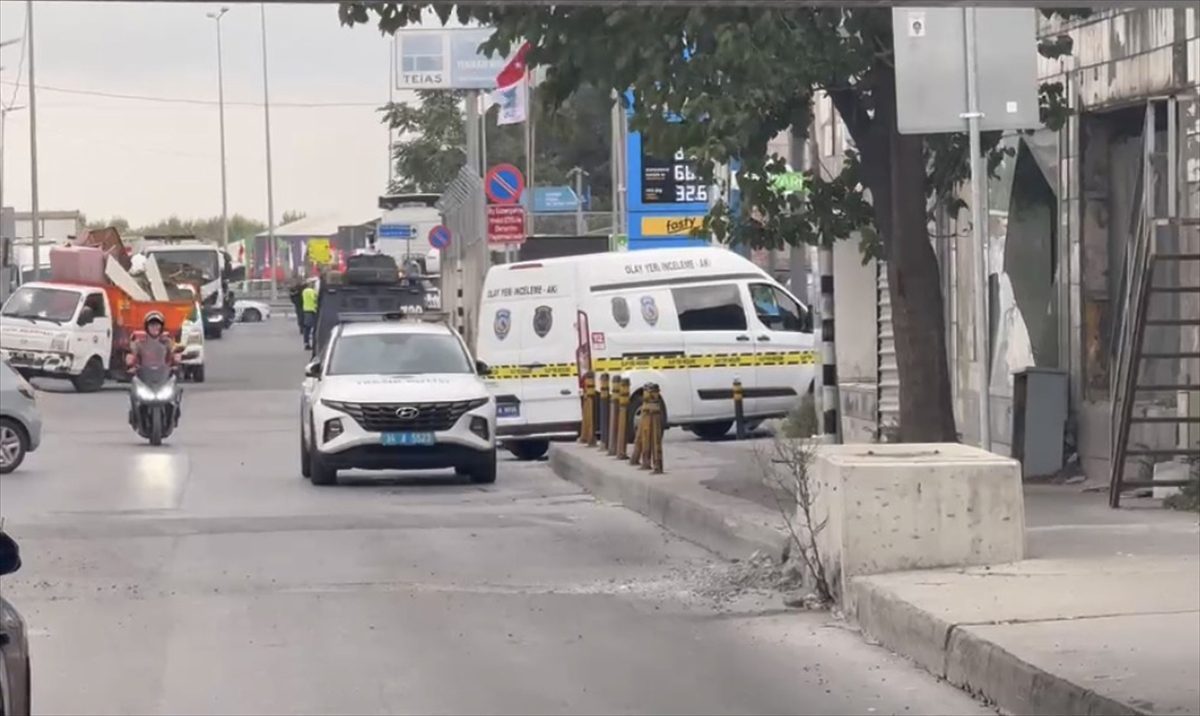 Fatih’te polise bıçakla saldırmaya çalışan şüpheli kaçarken polis tarafından vurularak yaralandı