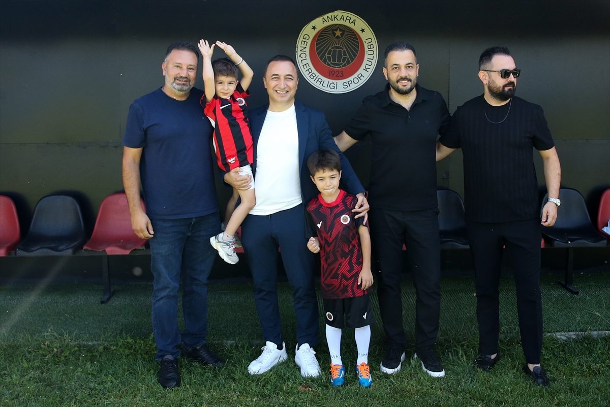 Gençlerbirliği Kulübü, Fenerbahçe maçında forması çıkarılan çocuğu tesislerinde misafir etti