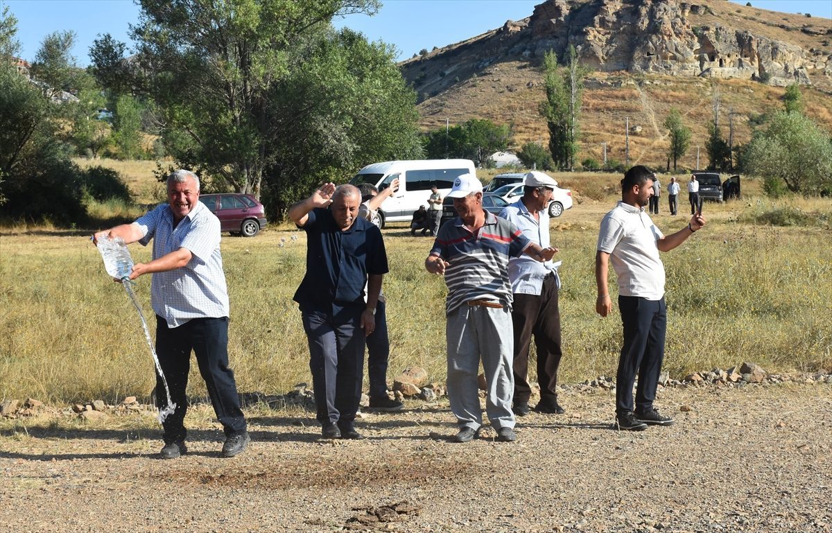 Gümüşhaneli iş insanı özel uçağıyla köyünden Ankara’ya uçtu