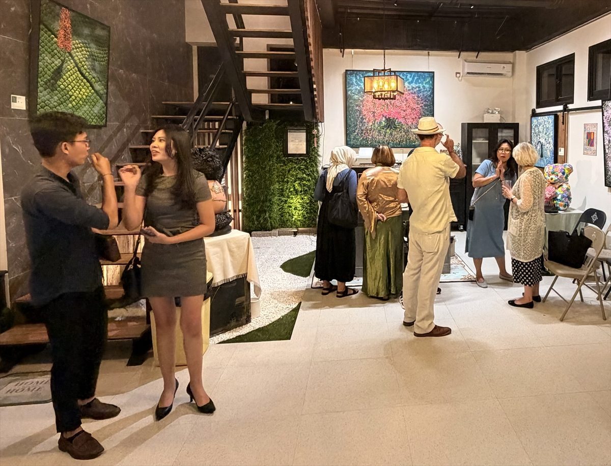Halime Türkyılmaz’ın “The Heart of the Land” sergisi Bali’de açıldı