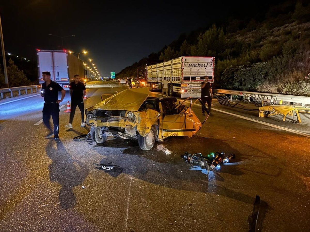 Hatay’da 3 aracın karıştığı trafik kazasında 1 kişi öldü, 4 kişi yaralandı