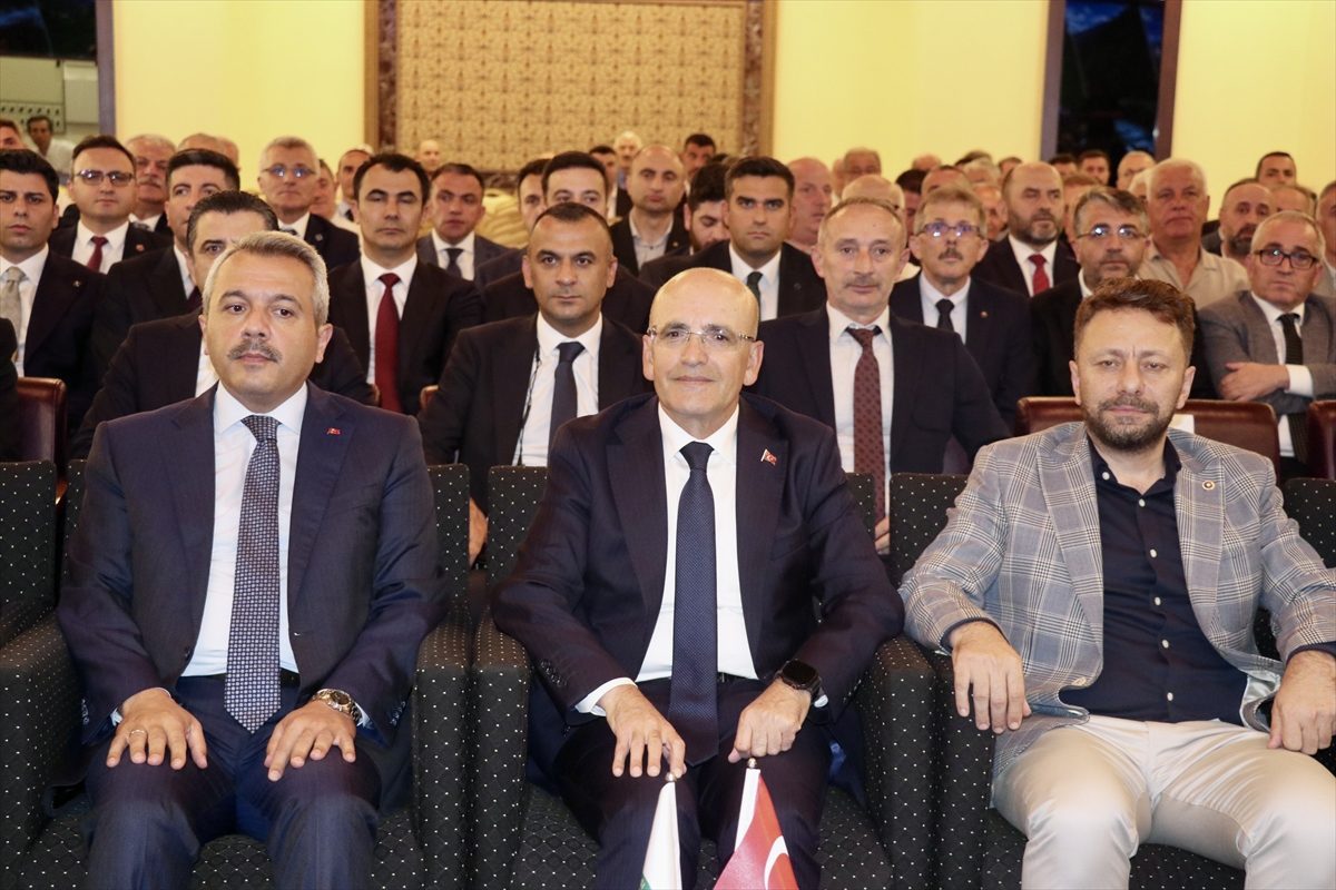 Hazine ve Maliye Bakanı Şimşek Rize’de ziyaretlerde bulundu