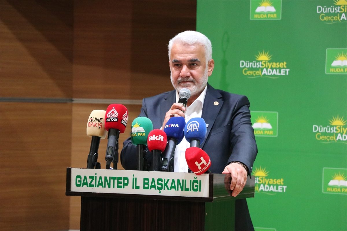 HÜDA PAR Genel Başkanı Yapıcıoğlu Gaziantep 5. Olağan İl Kongresi’ne katıldı