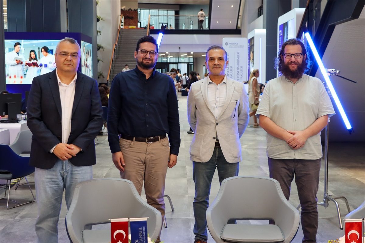İstanbul Medipol Üniversitesi “Bilim Kafe” etkinliğinde yapay zekayı masaya yatırdı