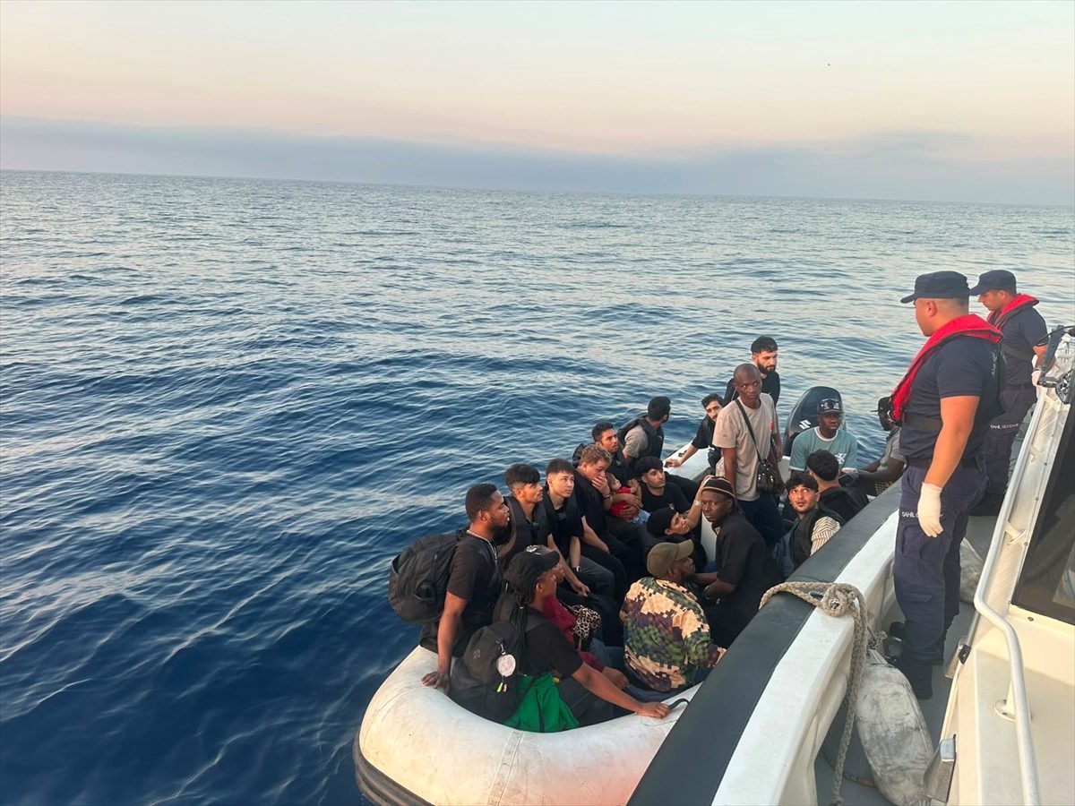 İzmir’de 44 düzensiz göçmen yakalandı