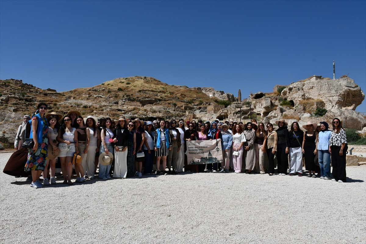 Kamp için Hasankeyf’e gelen gençler yörenin tarihi ve doğal güzelliklerine hayran kaldı