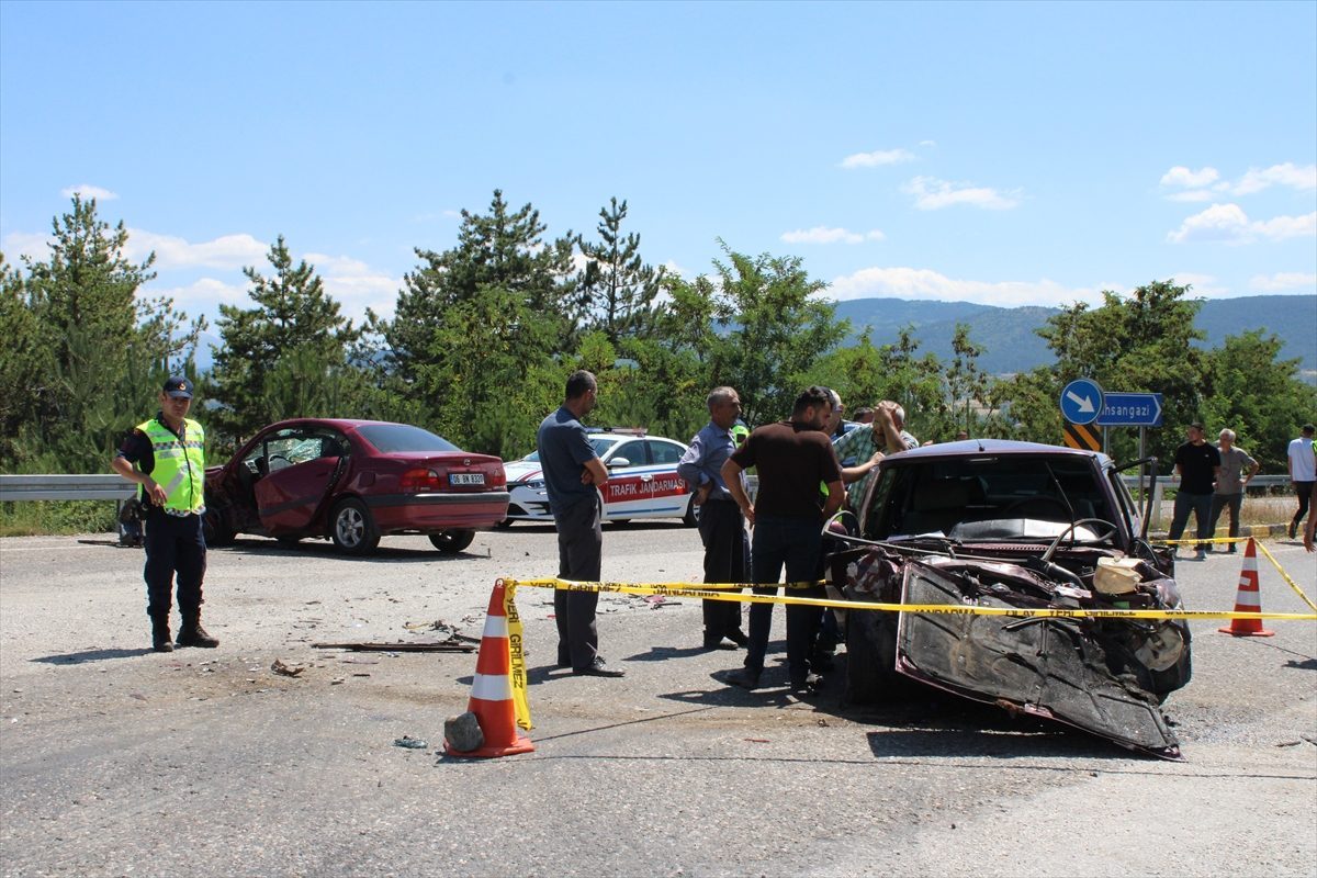 Kastamonu’da iki otomobilin çarpıştığı kazada 1 kişi öldü, 3 kişi yaralandı