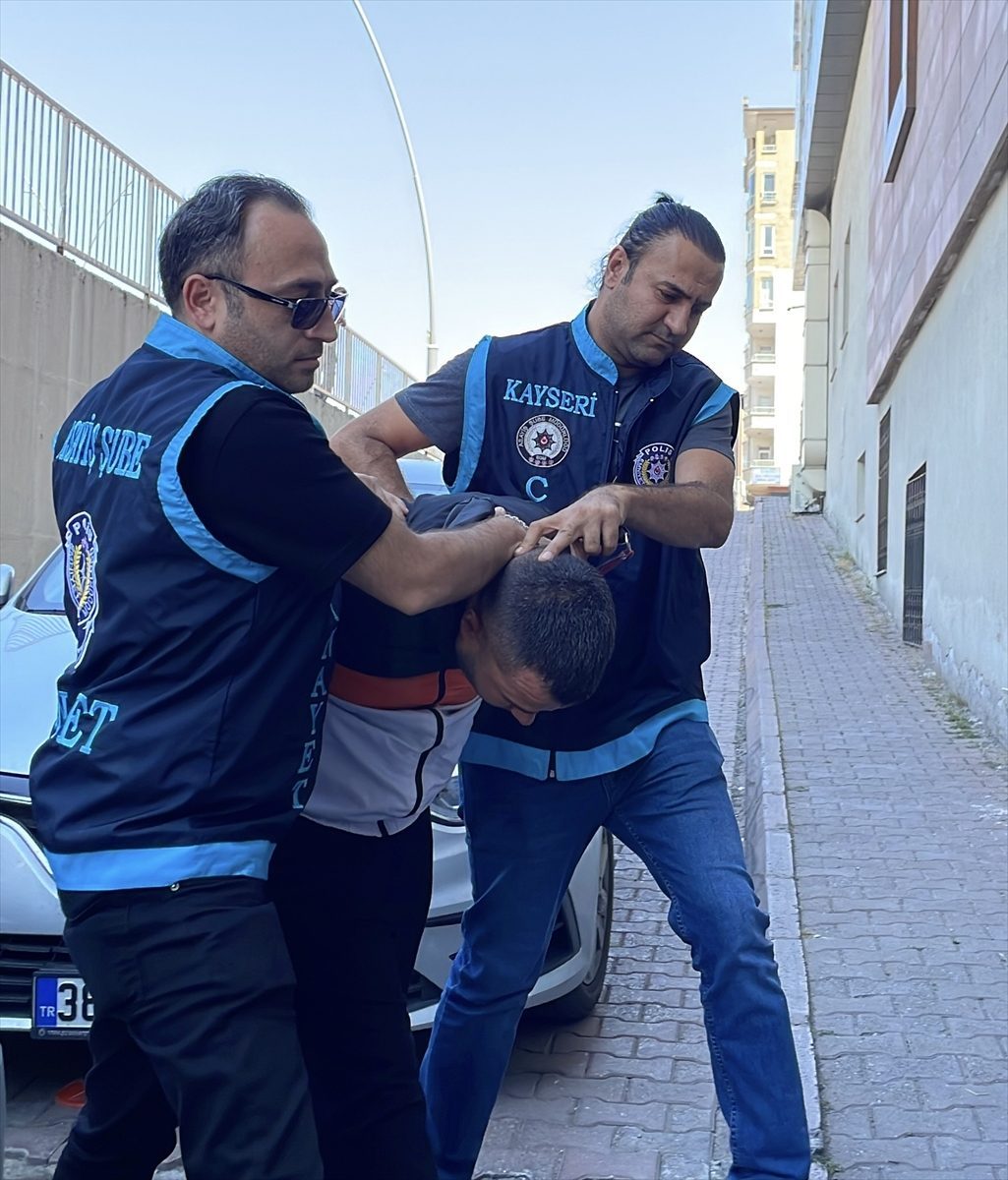 Kayseri’de tartıştığı kişiyi bıçakla öldüren zanlı tutuklandı
