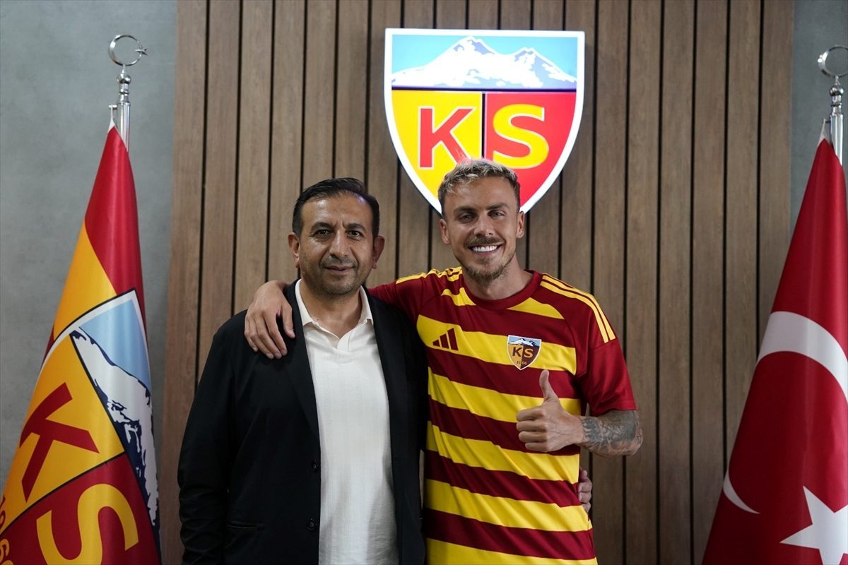 Kayserispor, 15 futbolcuyu kadrosuna kattı