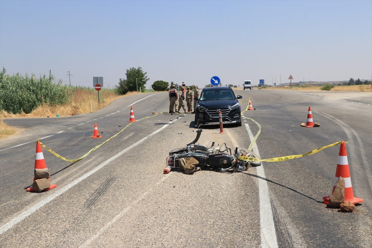 Kilis’te otomobil ile çarpışan motosikletin sürücüsü öldü