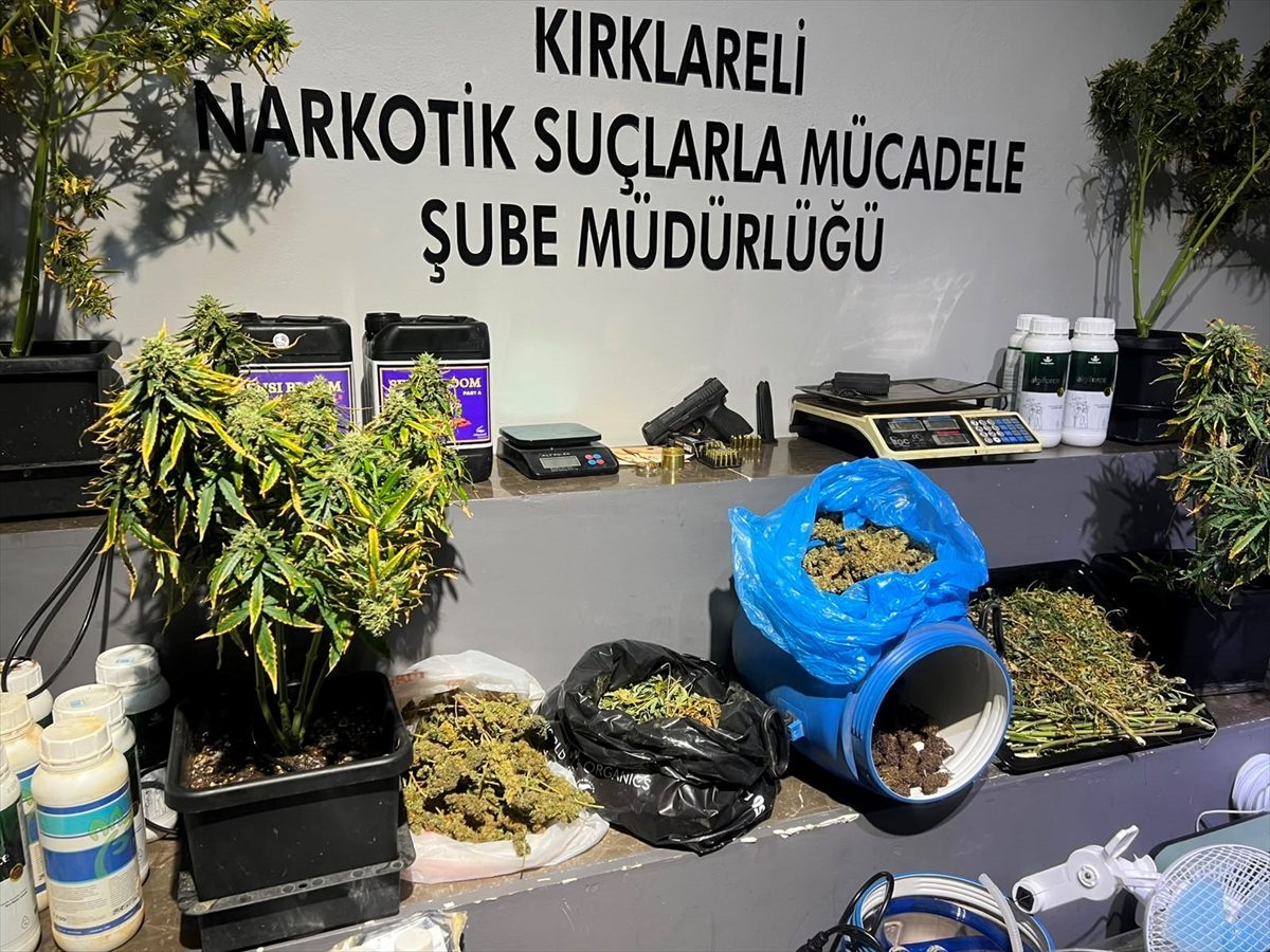 Kırklareli’nde evlerinde uyuşturucu bulunan 2 şüpheli tutuklandı