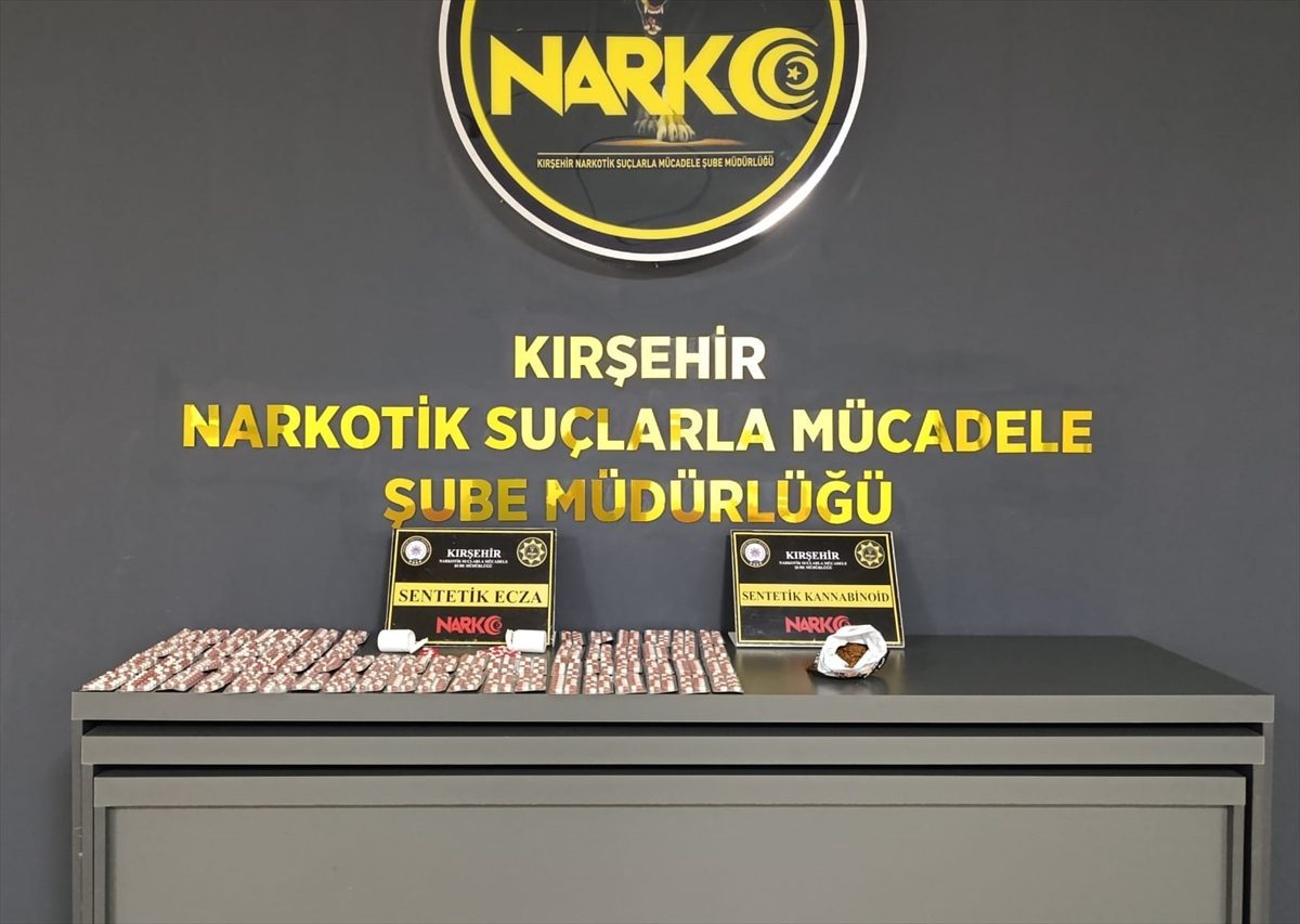 Kırşehir’de uyuşturucu operasyonunda yakalanan 2 zanlı tutuklandı