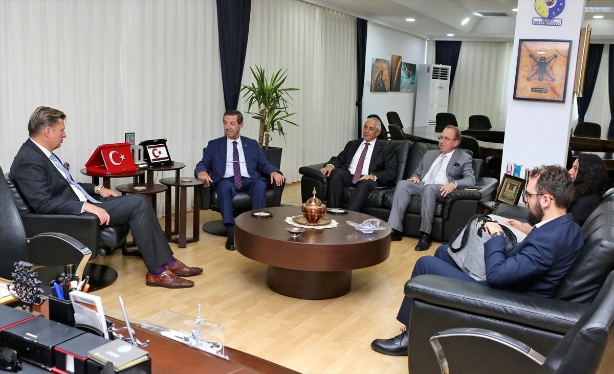 KKTC Dışişleri Bakanı Ertuğruloğlu, Alman Milletvekili Krah’ı kabul etti