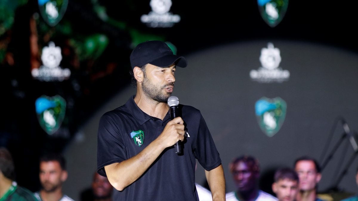 Kocaelispor yeni sezonu taraftarıyla açtı