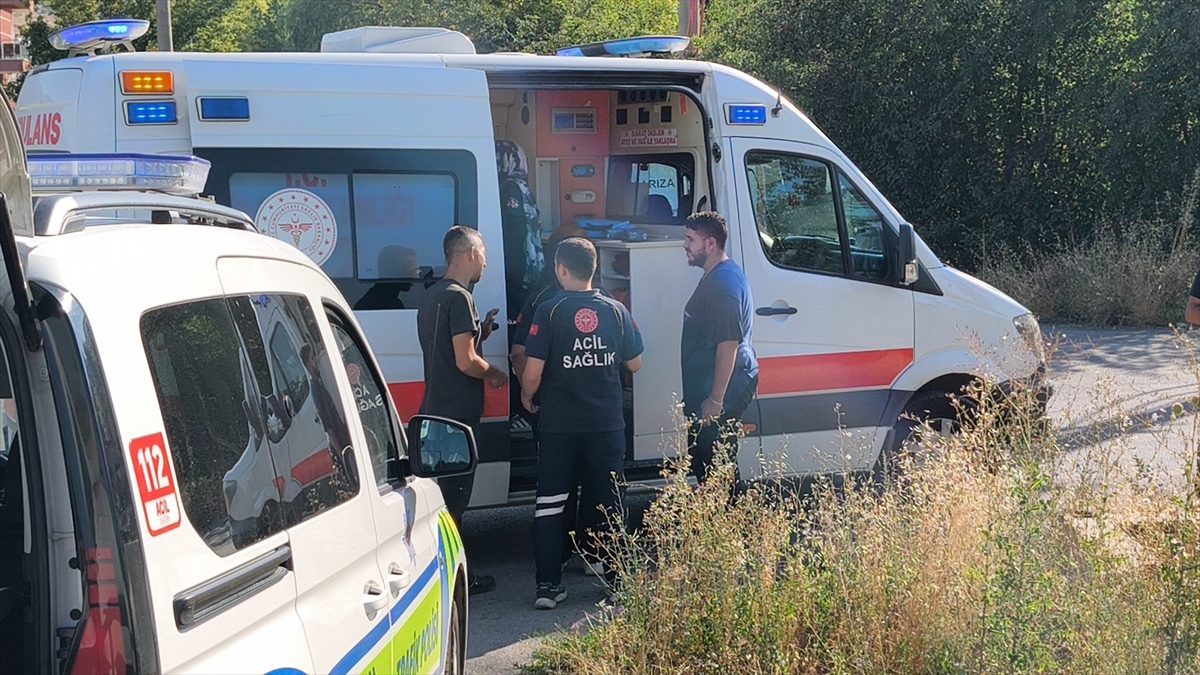 Kütahya’da sulama kanalına devrilen otomobilin sürücüsü yaralandı