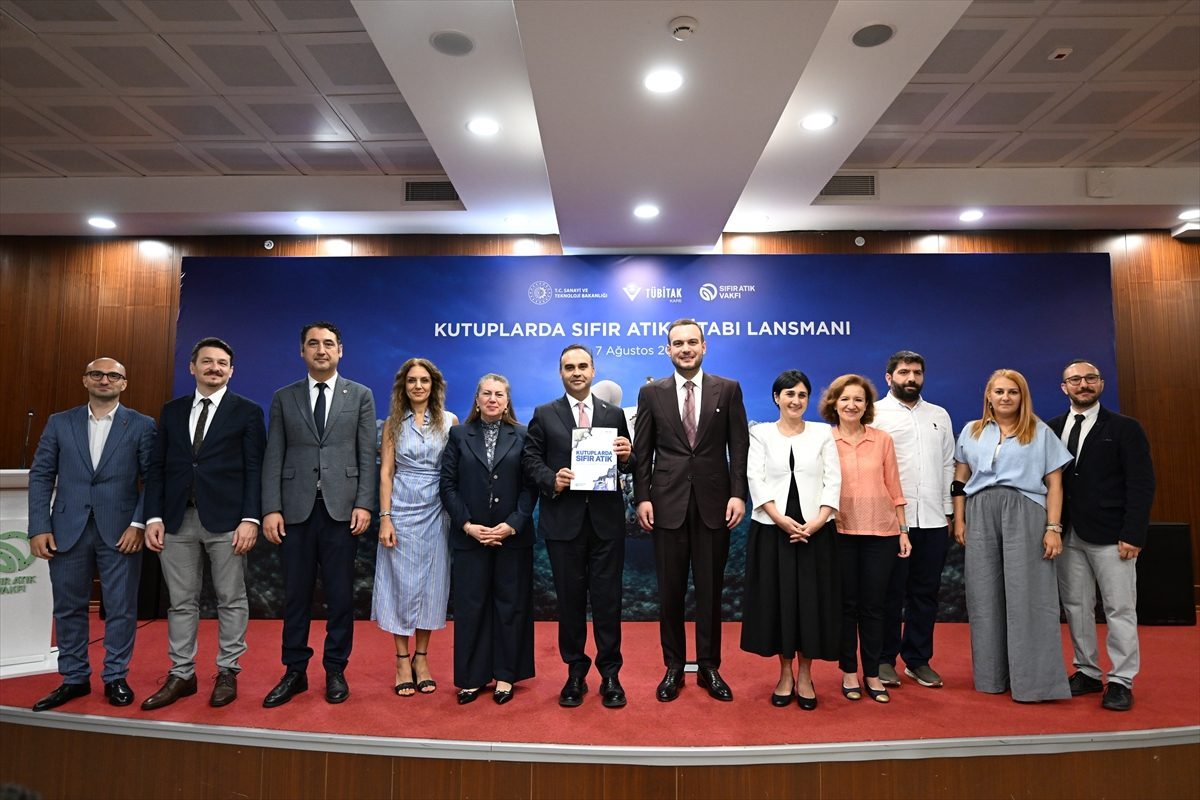 “Kutuplarda Sıfır Atık” kitabı tanıtıldı