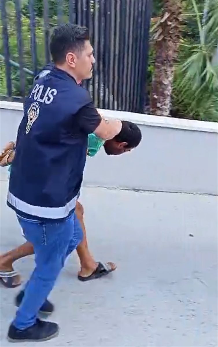 Mersin’de markette çocuğa şiddet uygulayan zanlı adliyede