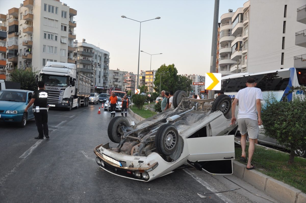 Mersin’de tırla çarpışan otomobildeki anne ve kızı yaralandı