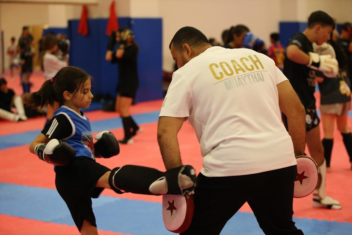 Muaythai yaz spor okullarından dünya ve Avrupa şampiyonları çıktı