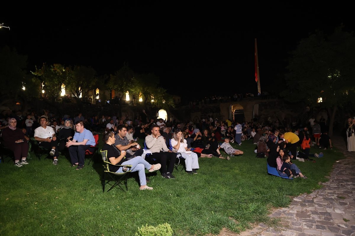 Nevşehir’de gökyüzü meraklıları Perseid meteor yağmurunu gözlemledi