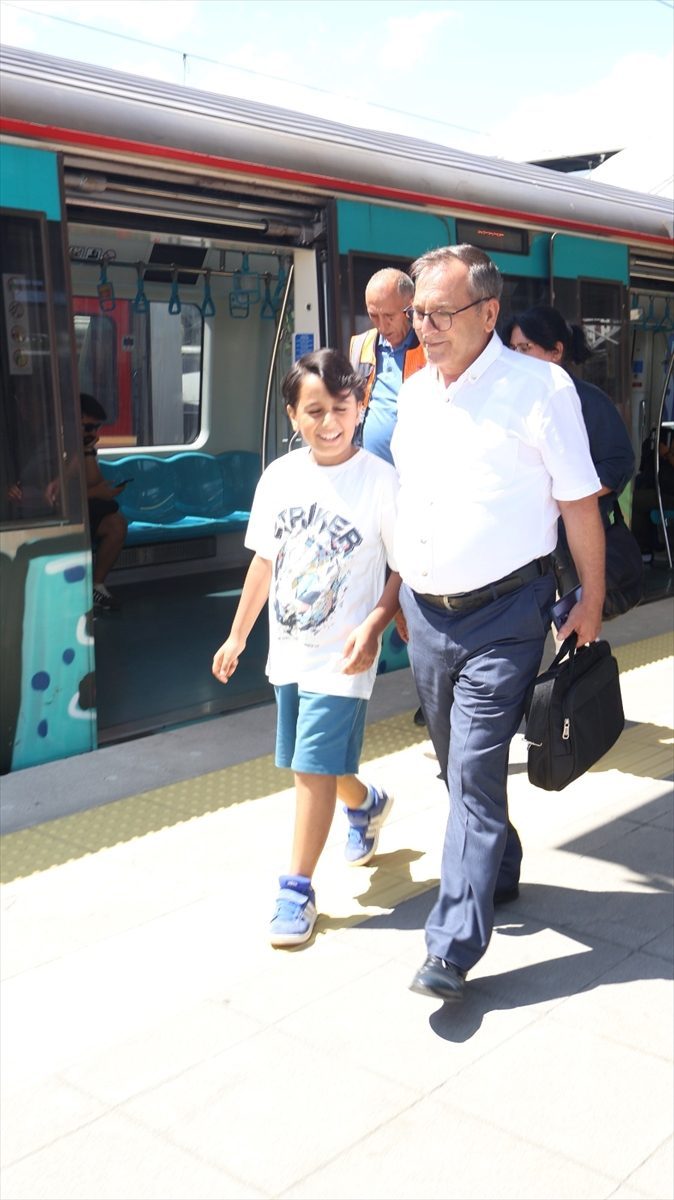Otizmli Osman’ın vatmanlık hayali CİMER’in devreye girmesiyle Marmaray’da gerçeğe dönüştü