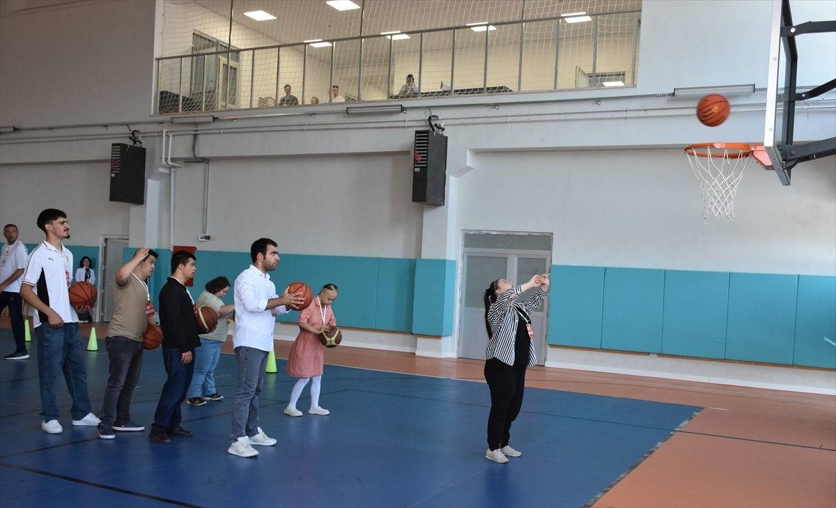 Özel gereksinimli öğrenciler yaz okulunda eğlenerek öğreniyor