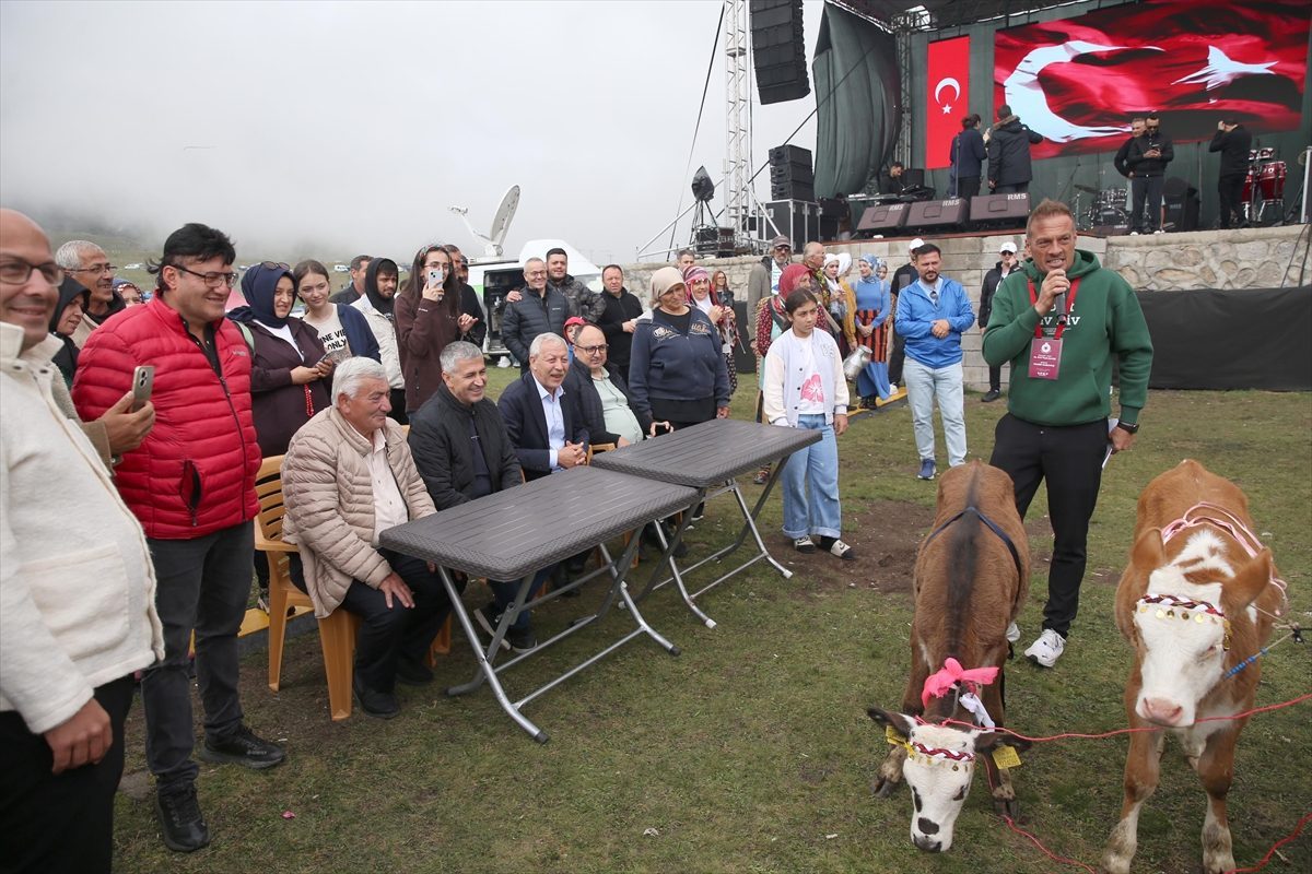 Rize’de “Ekşioğlu Vakfı 26. Ovit Yayla Şenliği” düzenlendi