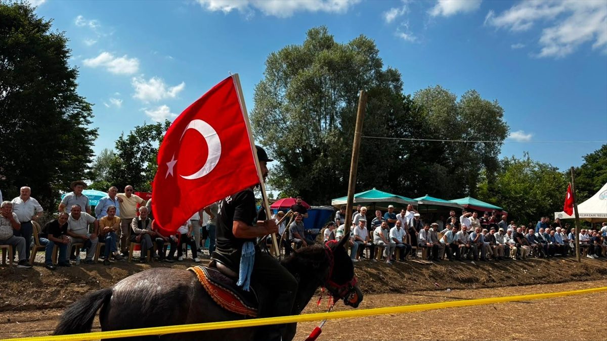 Samsun’da Geleneksel Rahvan At Yarışları düzenlendi