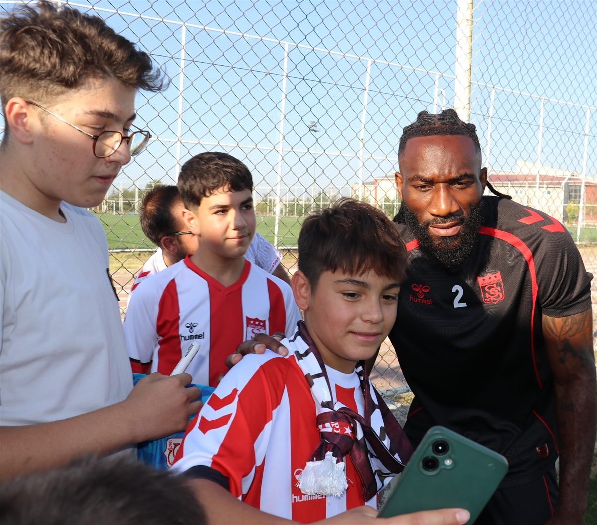 Sivasspor Teknik Direktörü İsmet Taşdemir’den “Yeni sezona hazırız” mesajı: