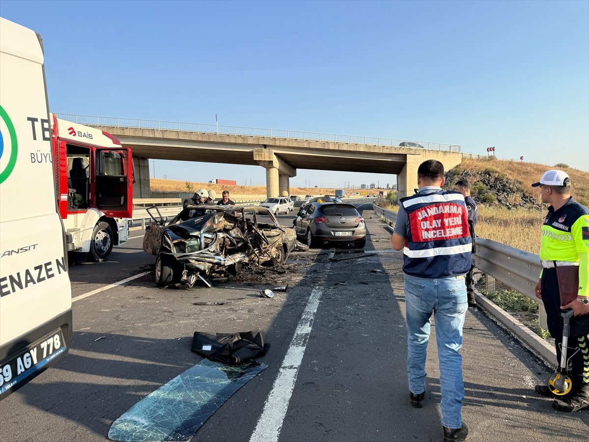 Tekirdağ’da iki otomobilin çarpıştığı kazada 1 kişi öldü, 2 kişi yaralandı