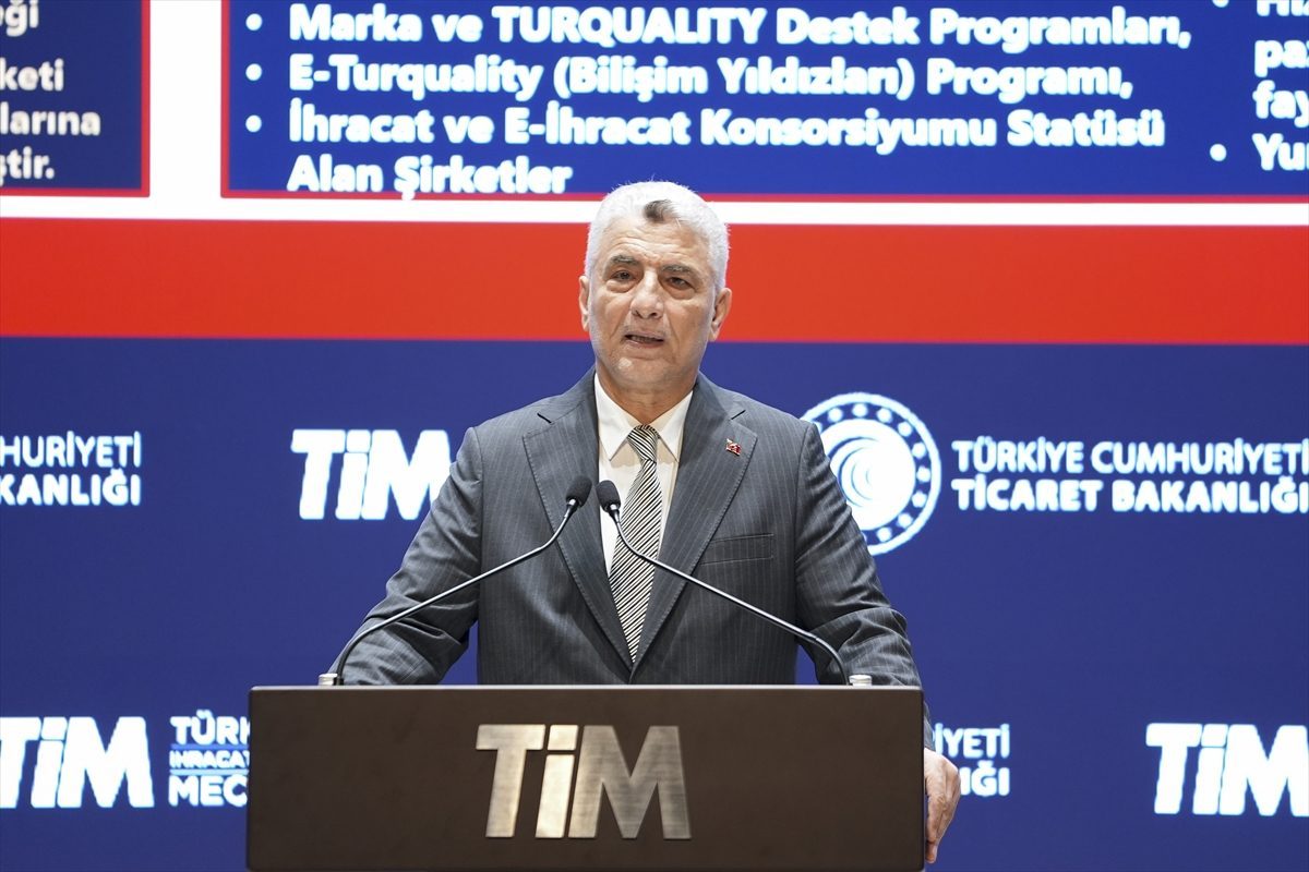 Ticaret Bakanı Ömer Bolat, temmuz ayı dış ticaret verilerini açıkladı: (1)