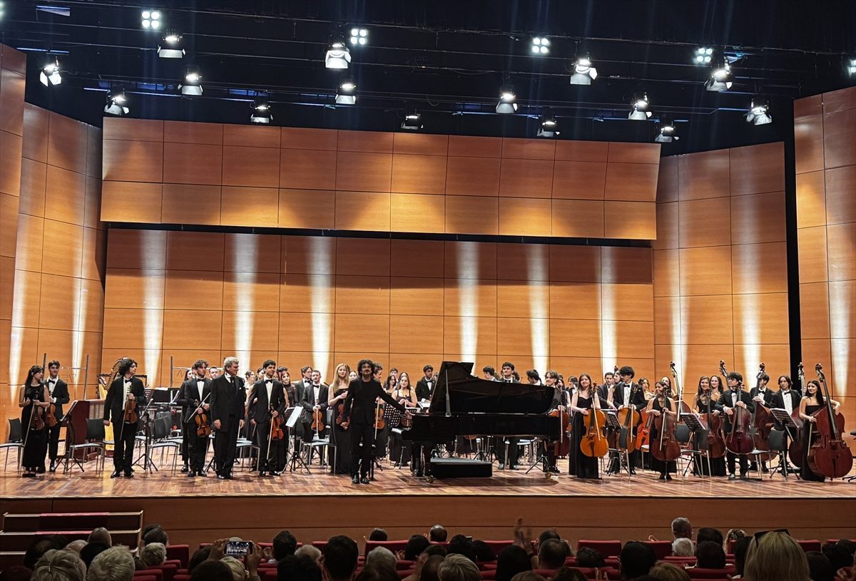 Türkiye Gençlik Filarmoni Orkestrası 20. yılını İstanbul konseriyle kutladı