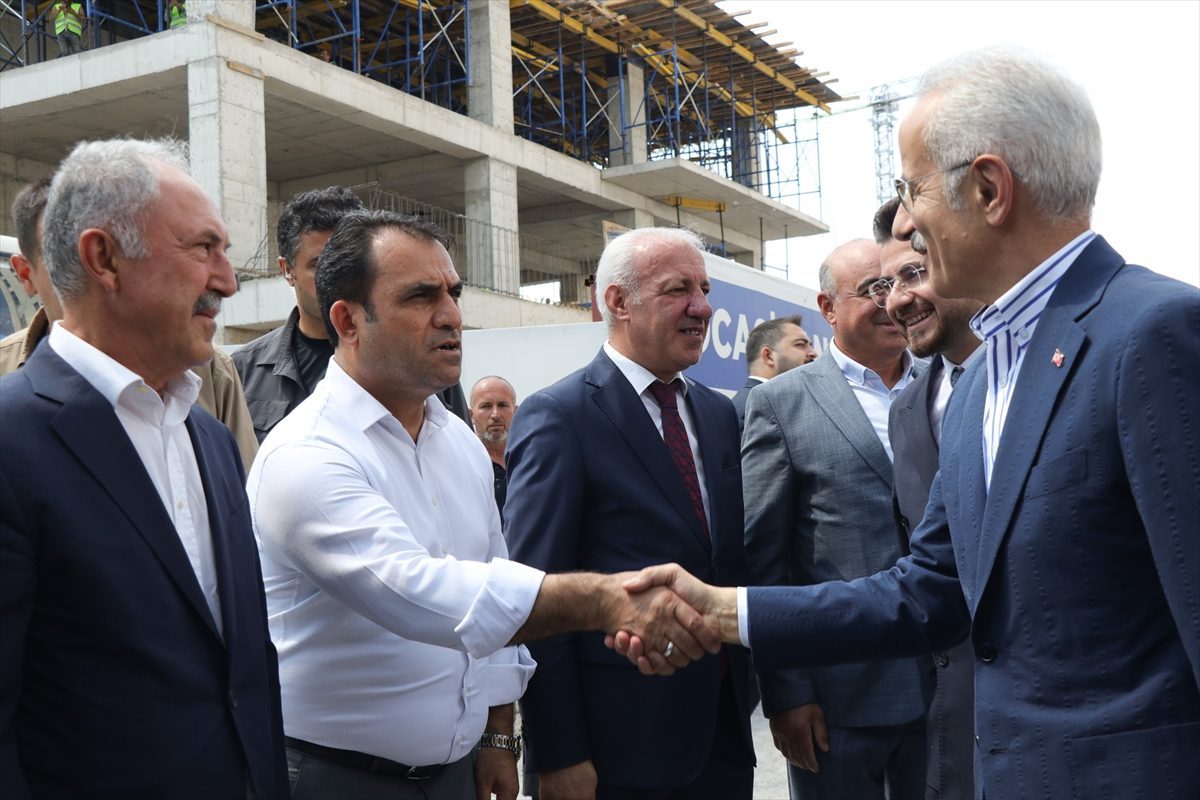 Ulaştırma ve Altyapı Bakanı Uraloğlu, Kayseri’de ziyaretlerde bulundu