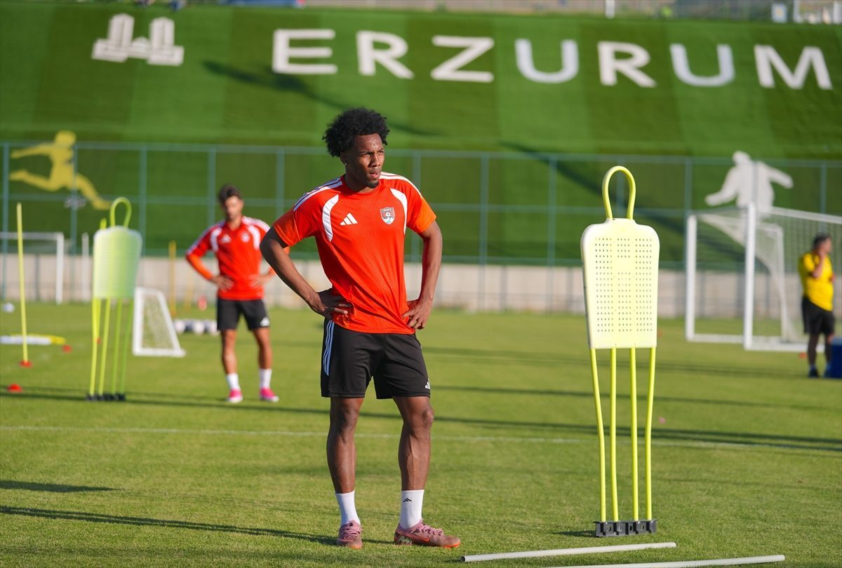 Vanspor FK’nin yeni transferi Khan’ın Türkiye mutluluğu
